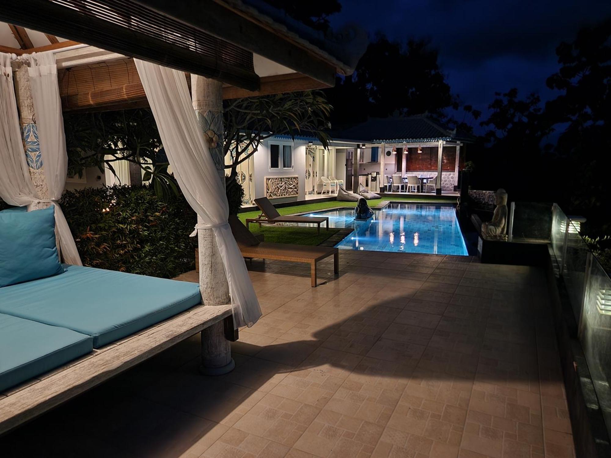 The Kayu Manis Villa Lovina  Exterior photo