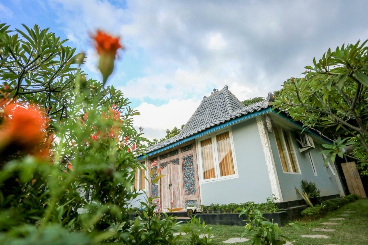 The Kayu Manis Villa Lovina  Exterior photo