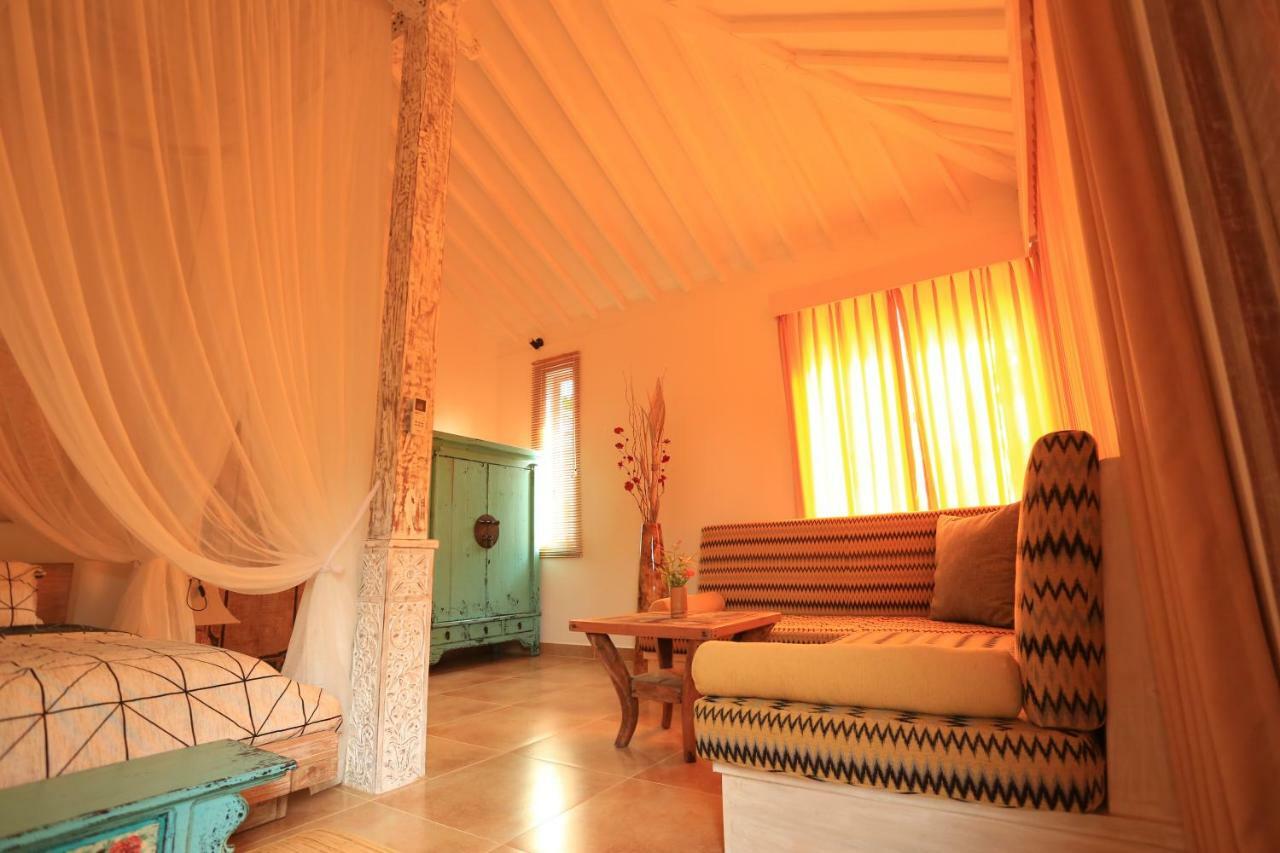 The Kayu Manis Villa Lovina  Exterior photo